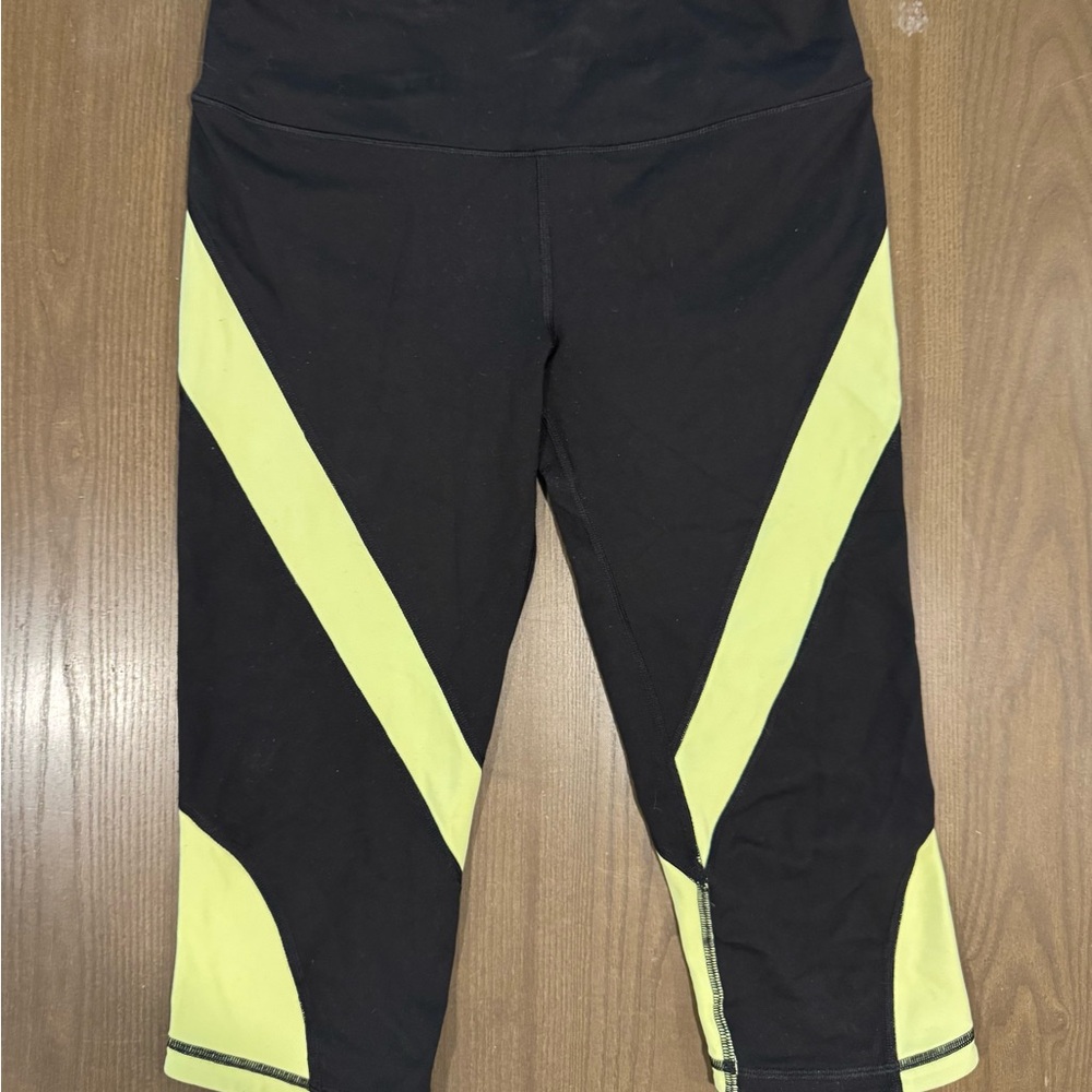 VSX Sport Victoria’s Secret Women’s Capri Leggings Black Neon Yellow S/P